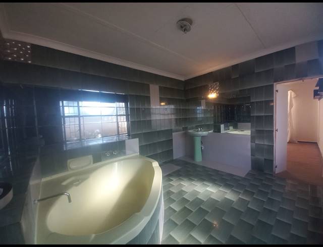 3 BEDROOM FREESTANDING FOR SALE IN RENSBURG